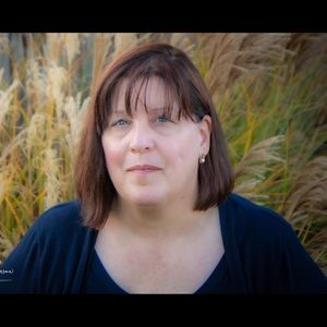 Meet your Posher, Suzanne